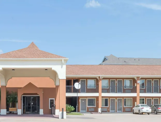 Days Inn by Wyndham Sulphur LA hotel detail image 1