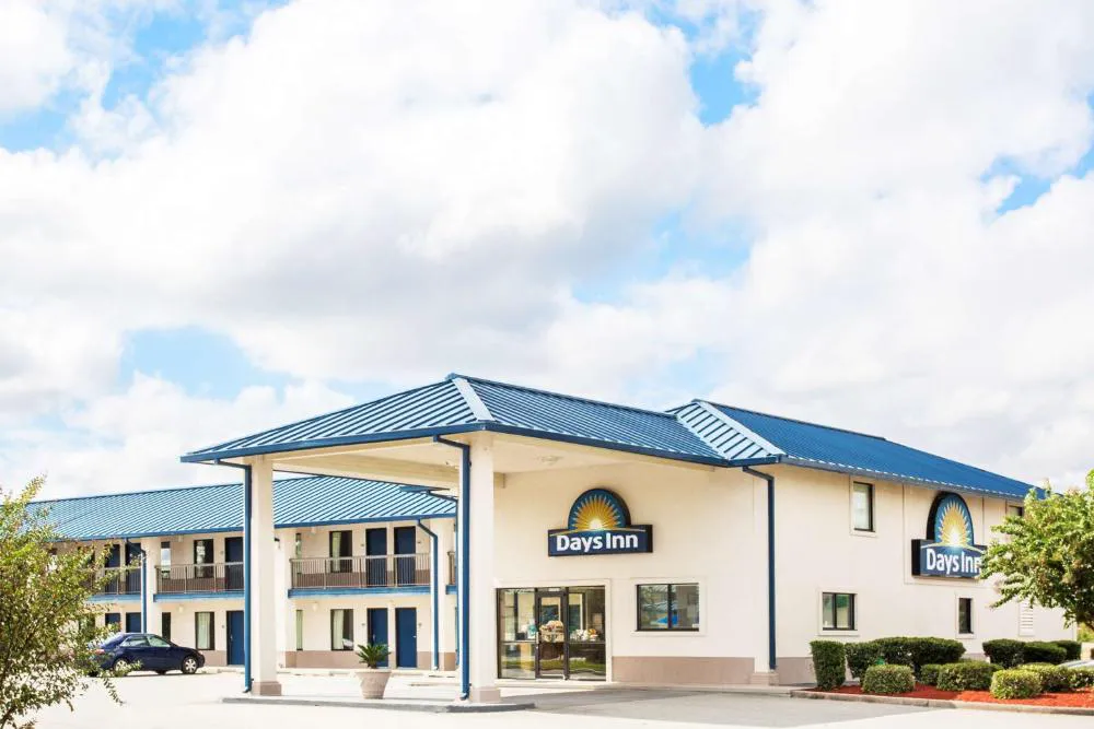 Days Inn by Wyndham Valdosta I-75 hotel hero