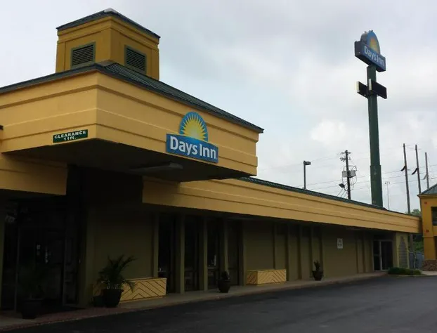Days Inn by Wyndham Attalla hotel detail image 1