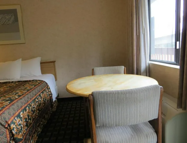 Days Inn by Wyndham Anaheim West hotel detail image 4