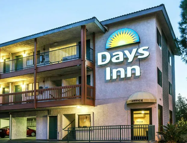 Days Inn by Wyndham Anaheim West hotel detail image 1