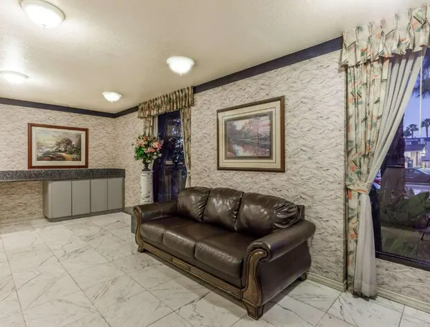 Days Inn by Wyndham Anaheim West hotel detail image 3