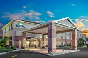 Days Inn by Wyndham Madison NE/Windsor hotel hero