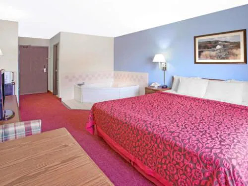 Days Inn by Wyndham Madison NE/Windsor hotel detail image 1