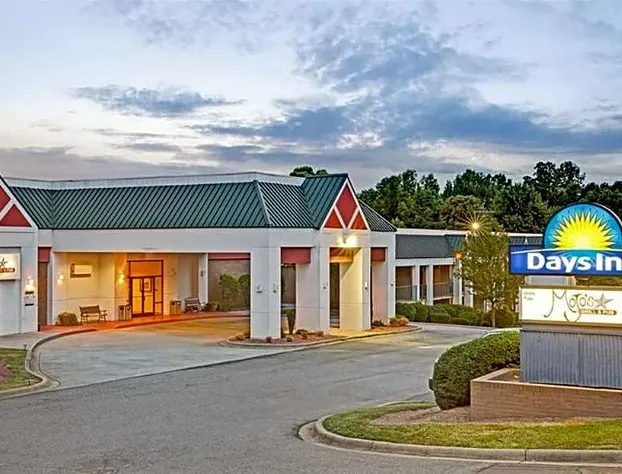 Days Inn by Wyndham Cornelius Lake Norman hotel detail image 1