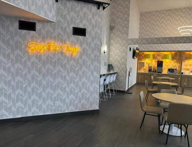 Days Inn & Suites by Wyndham Wausau hotel detail image 1