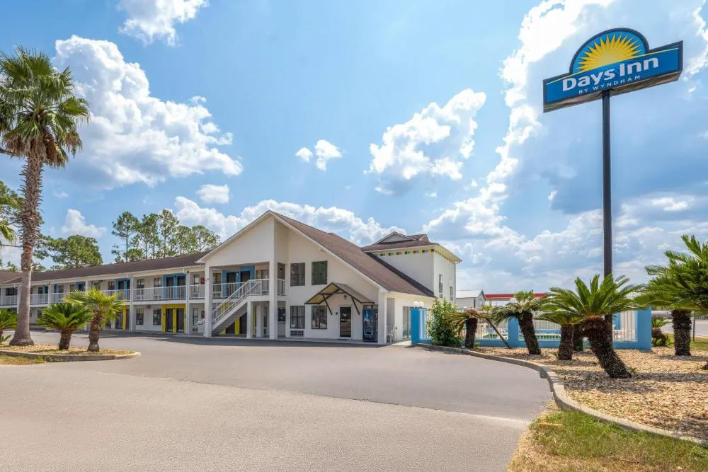 Days Inn by Wyndham Alma hotel hero