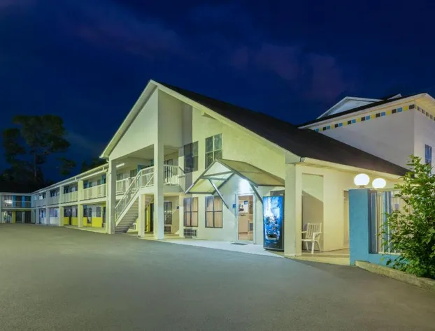 Days Inn by Wyndham Alma hotel detail image 4