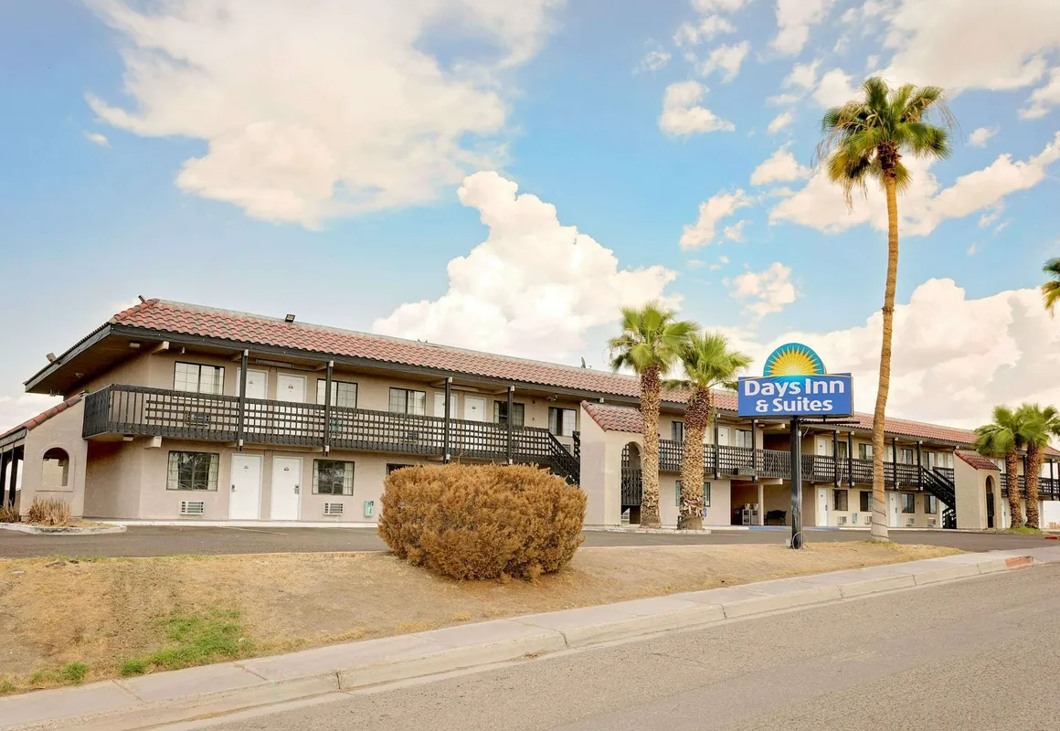 Days Inn & Suites by Wyndham Needles hotel hero