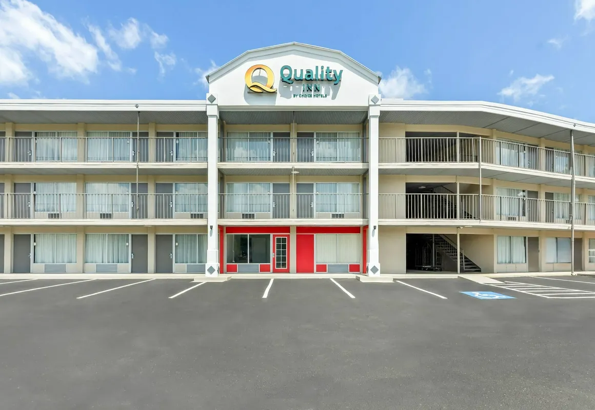 Quality Inn Lexington hotel hero