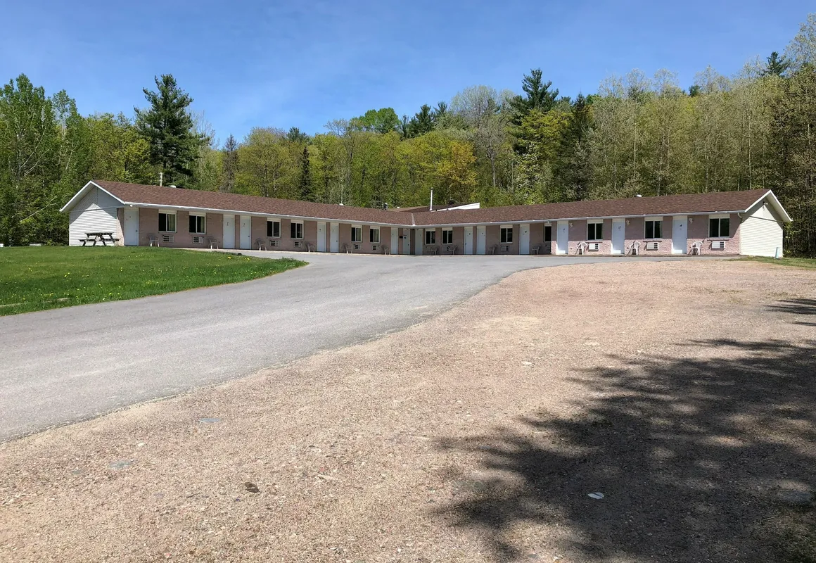 Motel Bryson hotel hero