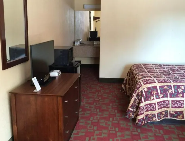 Days Inn by Wyndham Elizabeth City hotel detail image 3