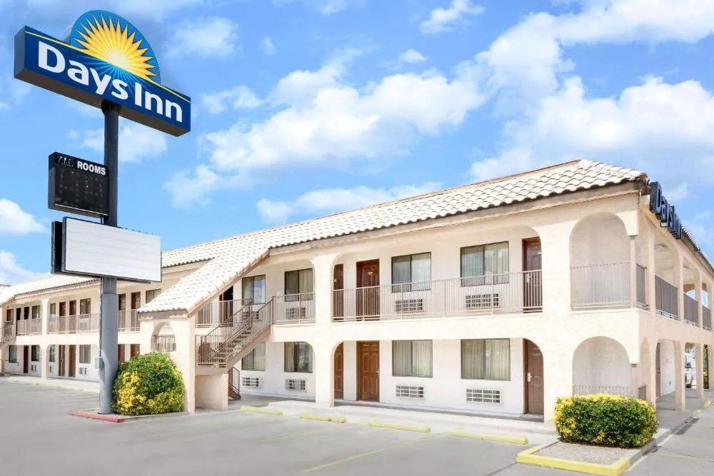 Days Inn by Wyndham Kingman East hotel hero