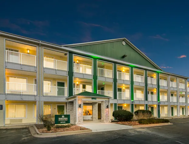 HomeTowne Studios by Red Roof Lake Charles - Sulphur hotel detail image 1