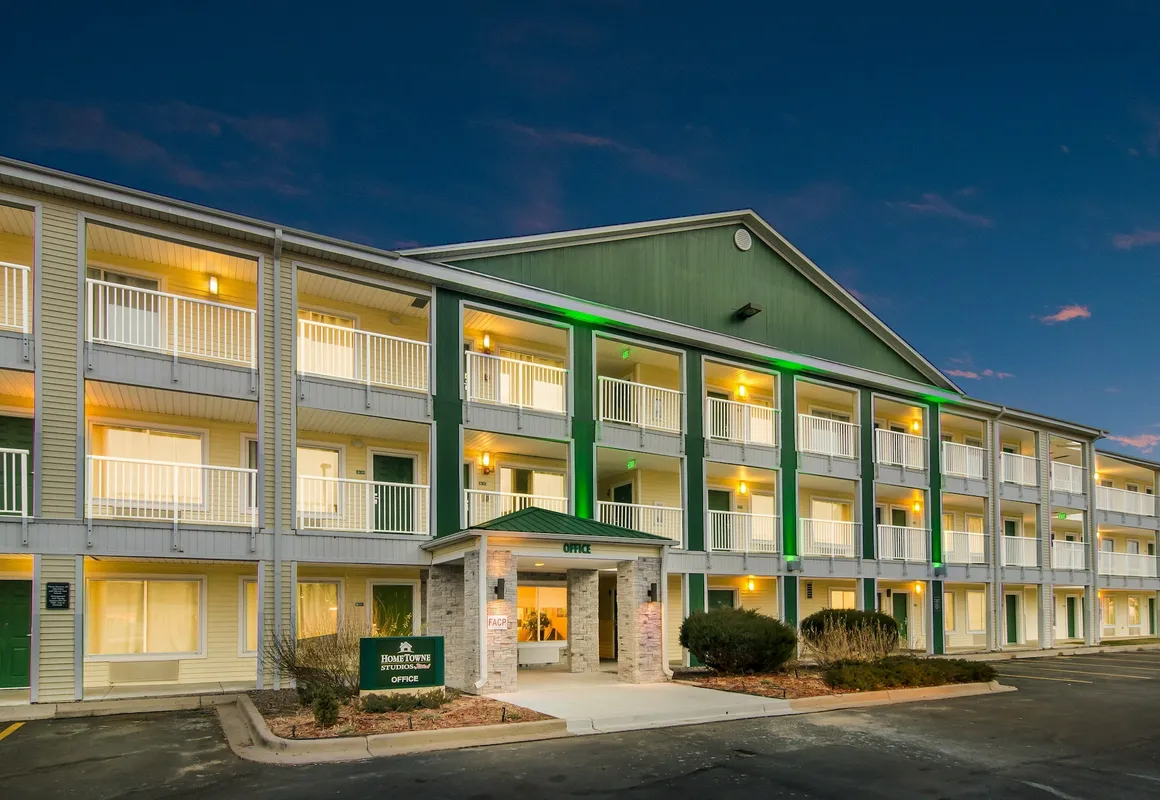 HomeTowne Studios By Red Roof Denver - Glendale/ Cherry Creek hotel hero