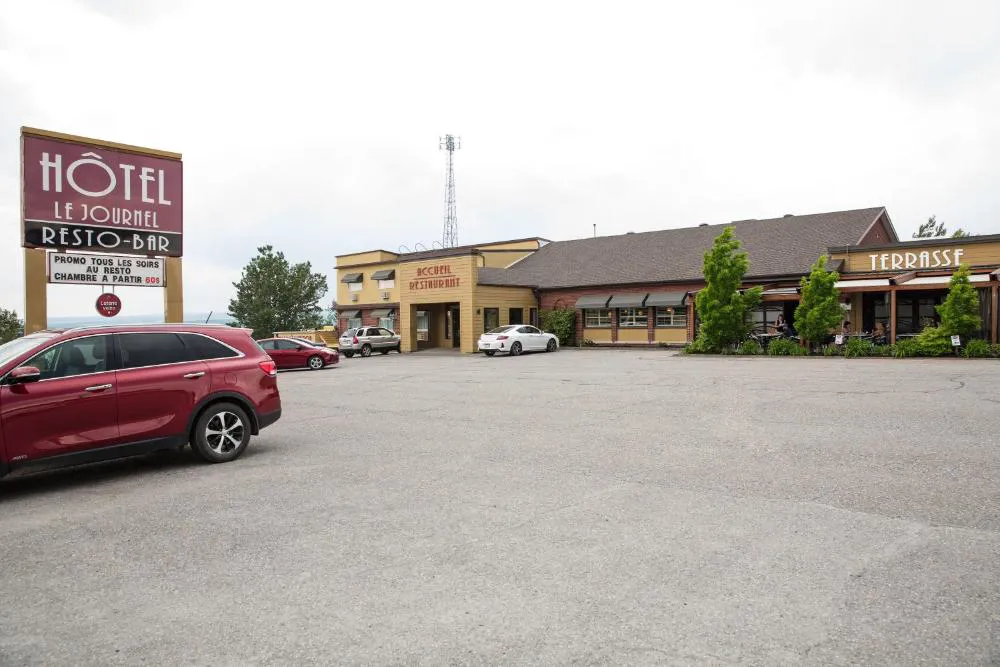Hotel-Resto-Bar Le Journel hotel hero