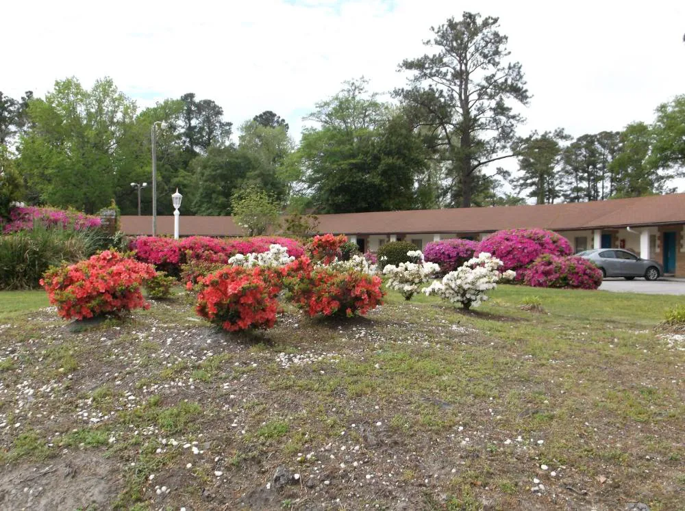 America's Best Inn & Suites Wilmington hotel hero