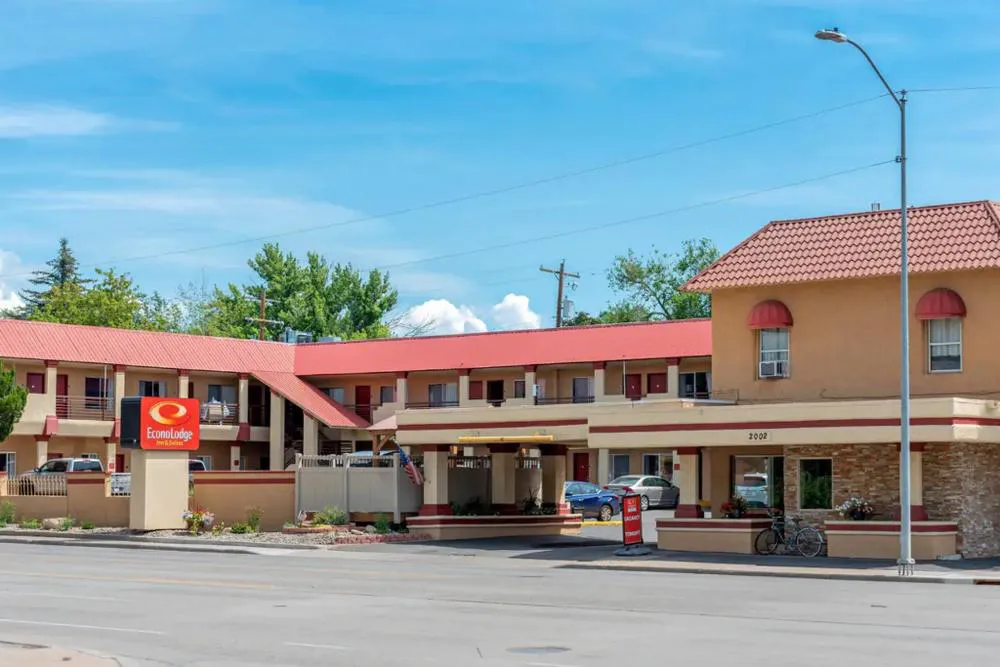 Econo Lodge Inn & Suites Durango hotel hero