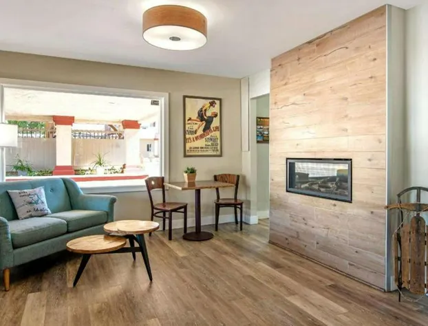 Econo Lodge Inn & Suites Durango hotel detail image 3