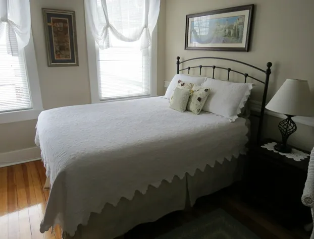 Café Drydock & Inn hotel detail image 2