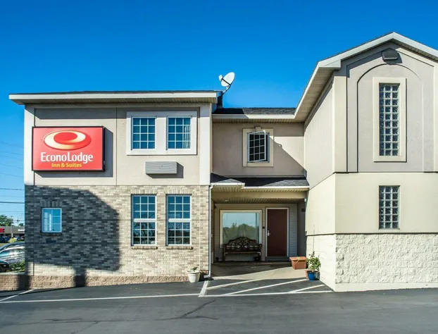 Econo Lodge Inn & Suites Airport hotel detail image 3