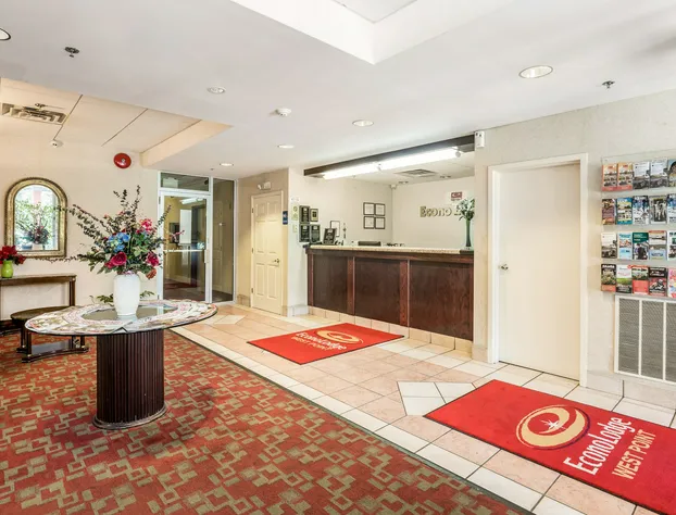 Econo Lodge Stewart International Airport hotel detail image 2