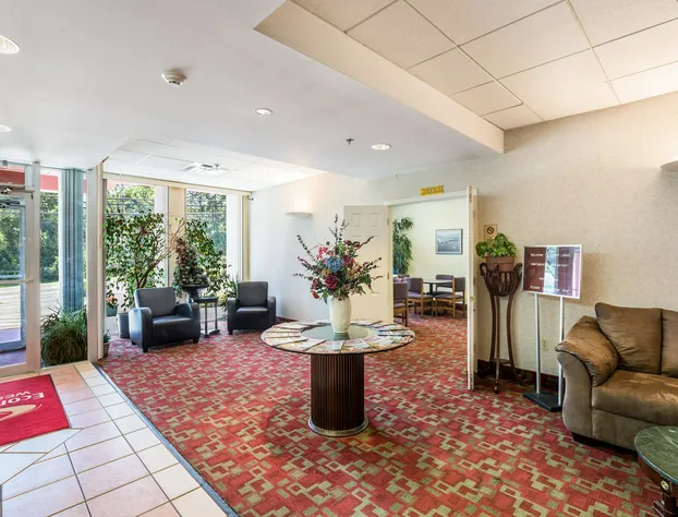 Econo Lodge Stewart International Airport hotel detail image 3