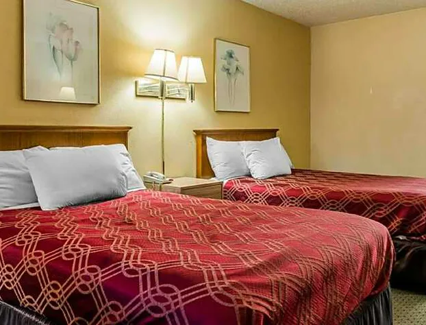 Econo Lodge Waynesburg hotel detail image 3