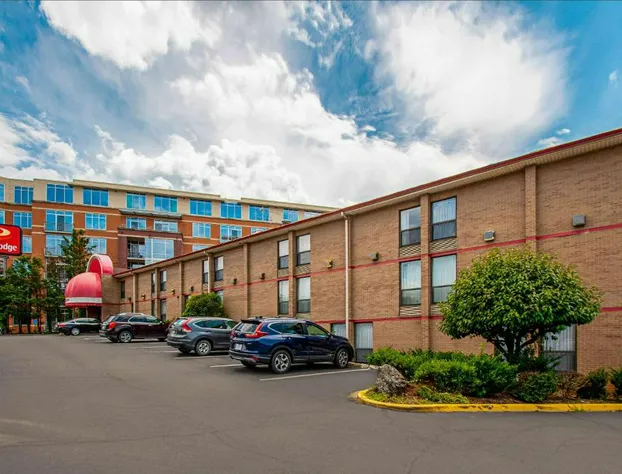 Econo Lodge Metro hotel detail image 1