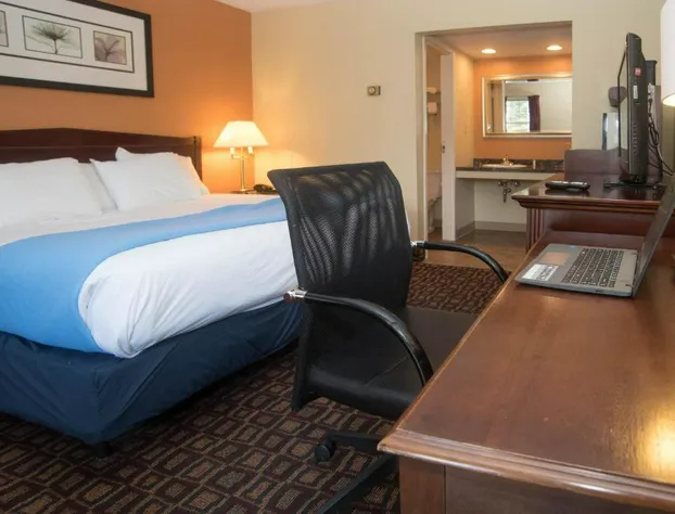 Colonnade Inn hotel detail image 2