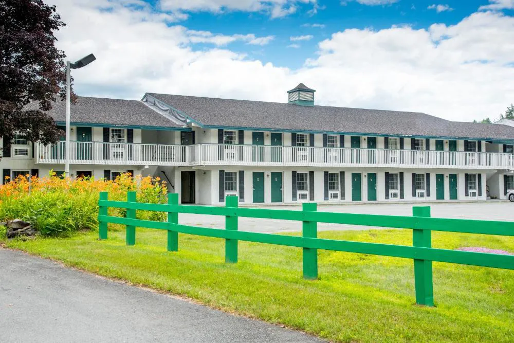 Colonnade Inn hotel hero