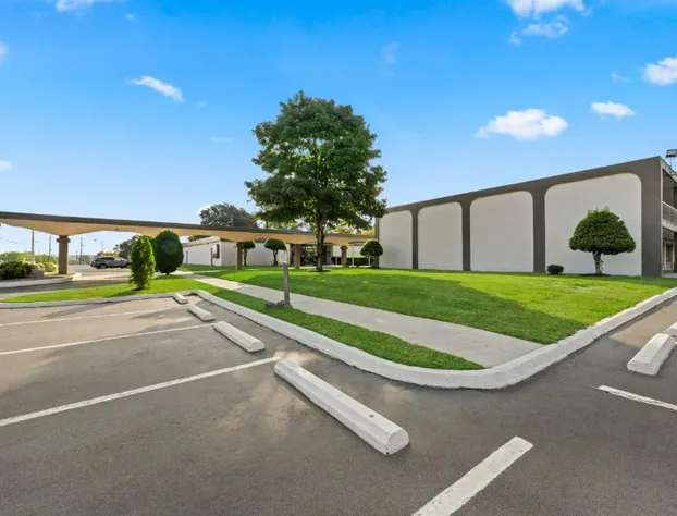 Americas Best Value Inn Wilson hotel detail image 4