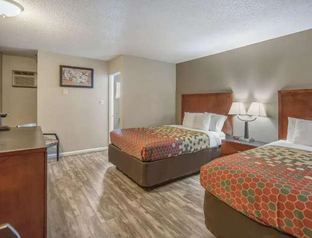 Econo Lodge Inn & Suites Yreka hotel detail image 2