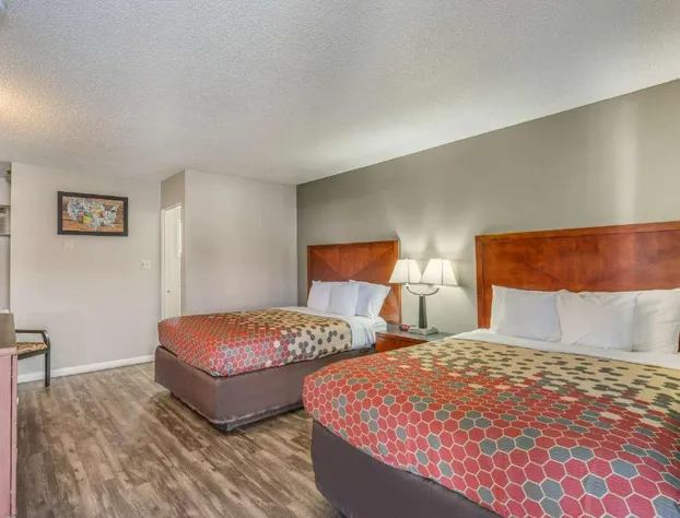 Econo Lodge Inn & Suites Yreka hotel detail image 4