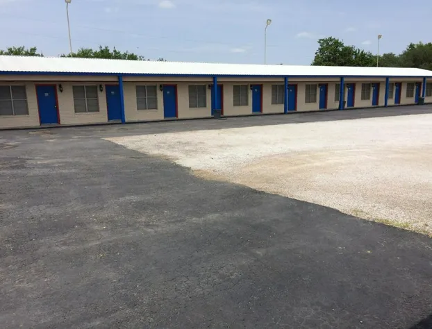 Relax Inn Goldthwaite hotel detail image 1