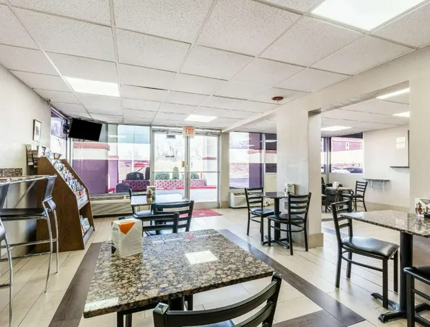 Econo Lodge And Suites Bricktown hotel detail image 1