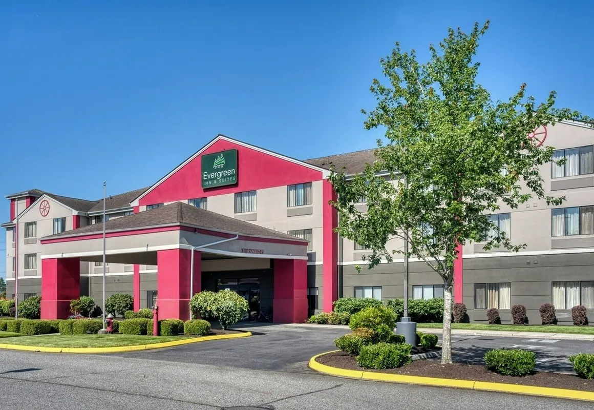 Evergreen Inn and Suites hotel hero