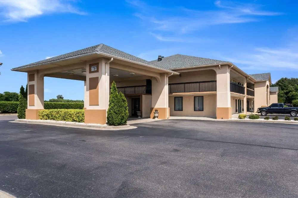 Quality Inn Battleboro hotel hero