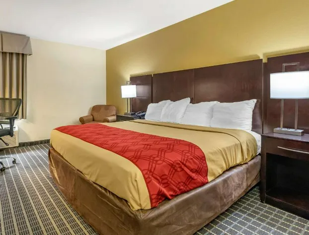 Econo Lodge Brunswick Travel Center hotel detail image 4