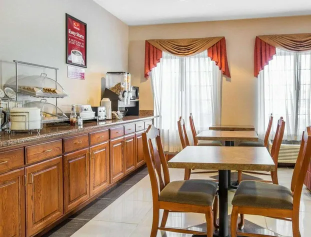 Econo Lodge Brunswick Travel Center hotel detail image 2