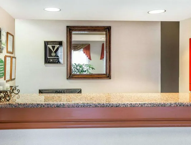 Econo Lodge Brunswick Travel Center hotel detail image 3