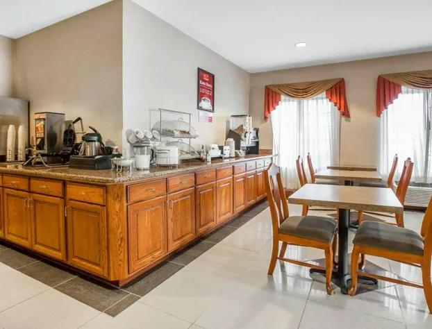 Econo Lodge Brunswick Travel Center hotel detail image 4