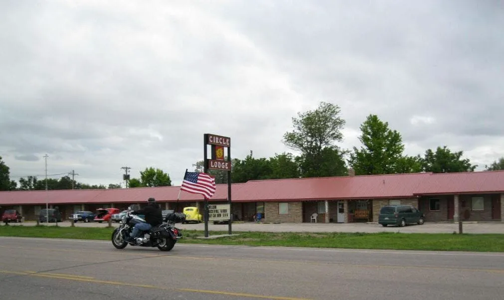 Circle S Lodge hotel hero