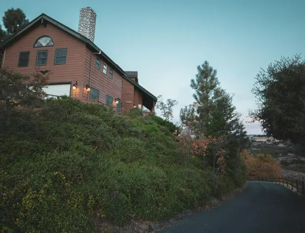 Tucker Peak Lodge hotel detail image 1