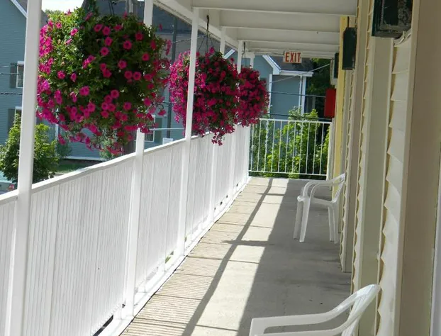 Fairway Inn by the Falls hotel detail image 2