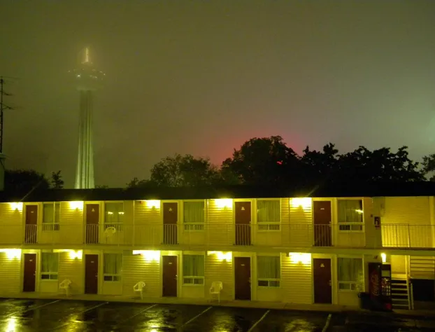 Fairway Inn by the Falls hotel detail image 1