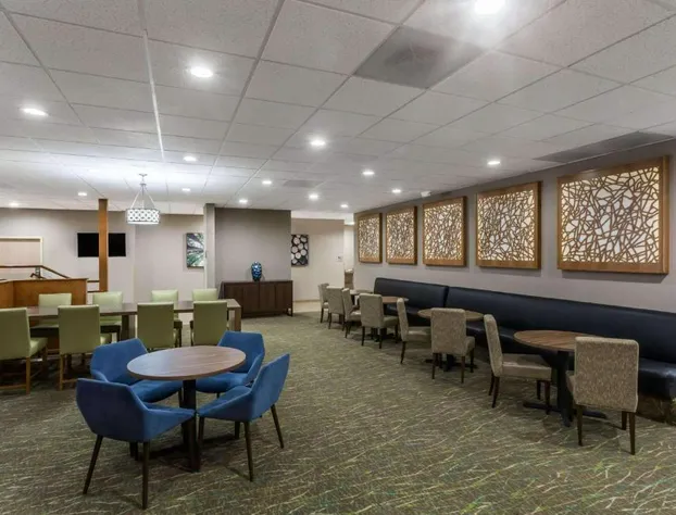 Wyndham Garden Fresno Yosemite Airport hotel detail image 2