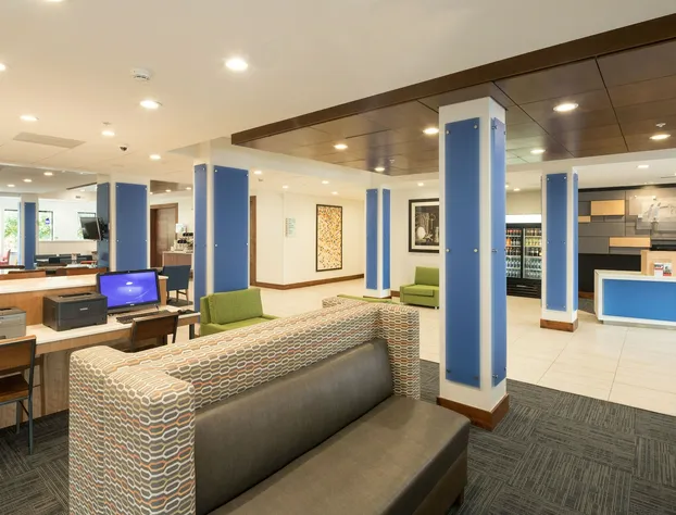 Holiday Inn Express Hotel & Suites Detroit - Utica by IHG hotel detail image 2