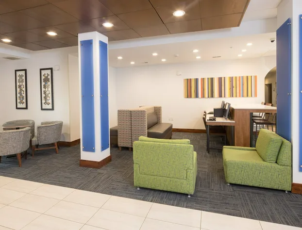 Holiday Inn Express Hotel & Suites Detroit - Utica by IHG hotel detail image 3