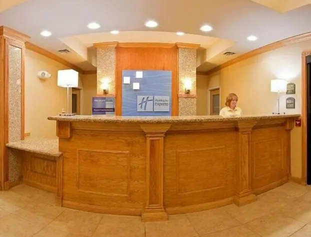 Holiday Inn Express Hotel & Suites Detroit - Utica by IHG hotel detail image 4